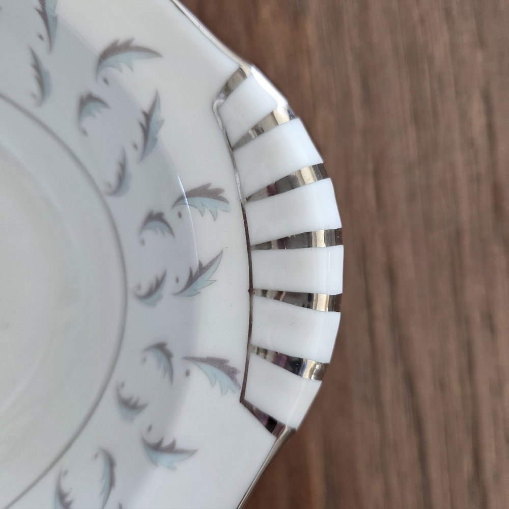 Kent Japan Normandy Oval 15" Serving Platter Blue Gray Leaves Silver Elegance - Picture 4 of 6